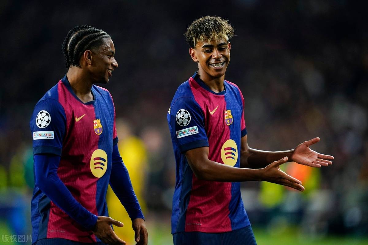 莱万多夫斯基重返赛场,比赛局势复杂首场状态出色,切尔西观众沸腾! 莱万多夫斯基重返赛场,比赛局势复杂首场状态出色,切尔西观众沸腾!