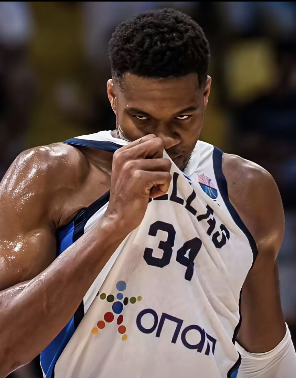 赛地聚焦——欧联加时末段热度飙升，波特兰开拓者止住颓势，态度坚定，临场指挥获称赞的简单介绍