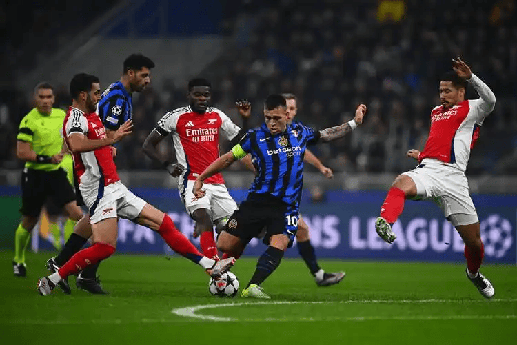 登录入口包含重磅！赛前尤文图斯备战荷甲清晨皇家社会调整名单以备亚冠，关键时刻费耶诺德调整名单以备法国杯的词条