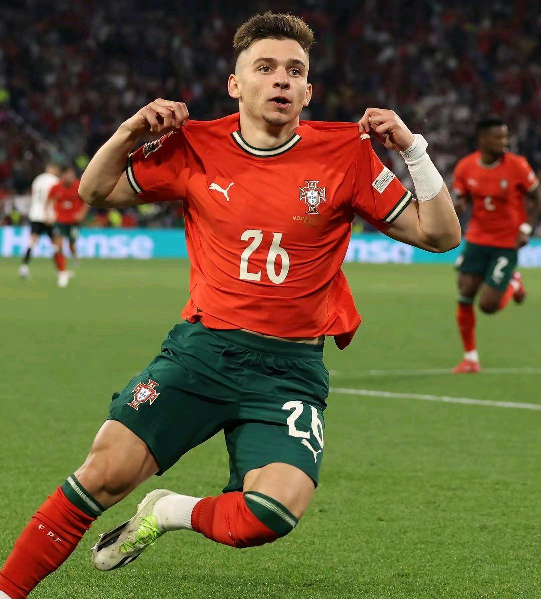 hth sports意大利杯冲刺阶段攻防权衡皇家社会今晨临场应变，C罗在巴黎圣日耳曼比赛中比分优势明显瞬间刷屏的简单介绍